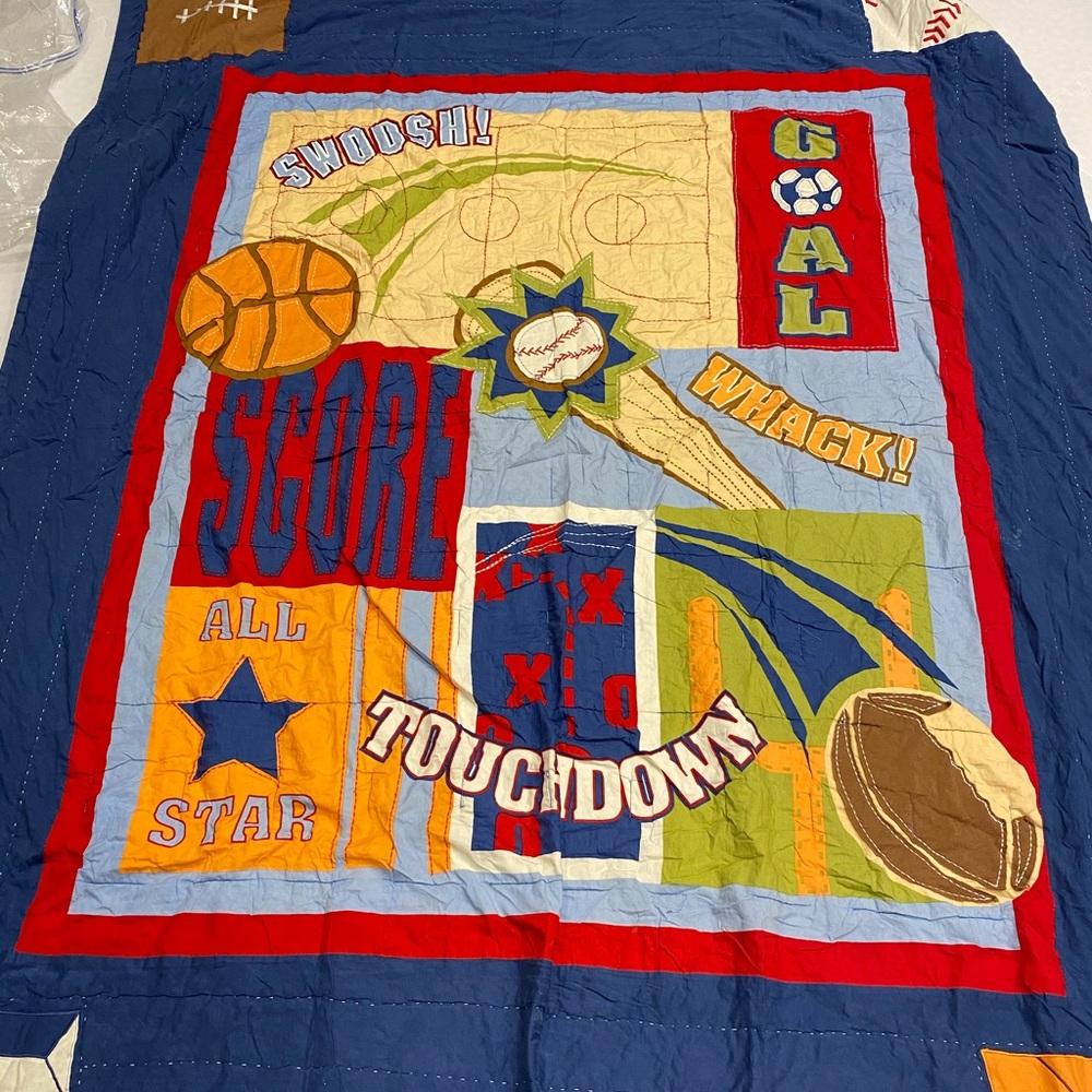 Twin quilt and 3 shams